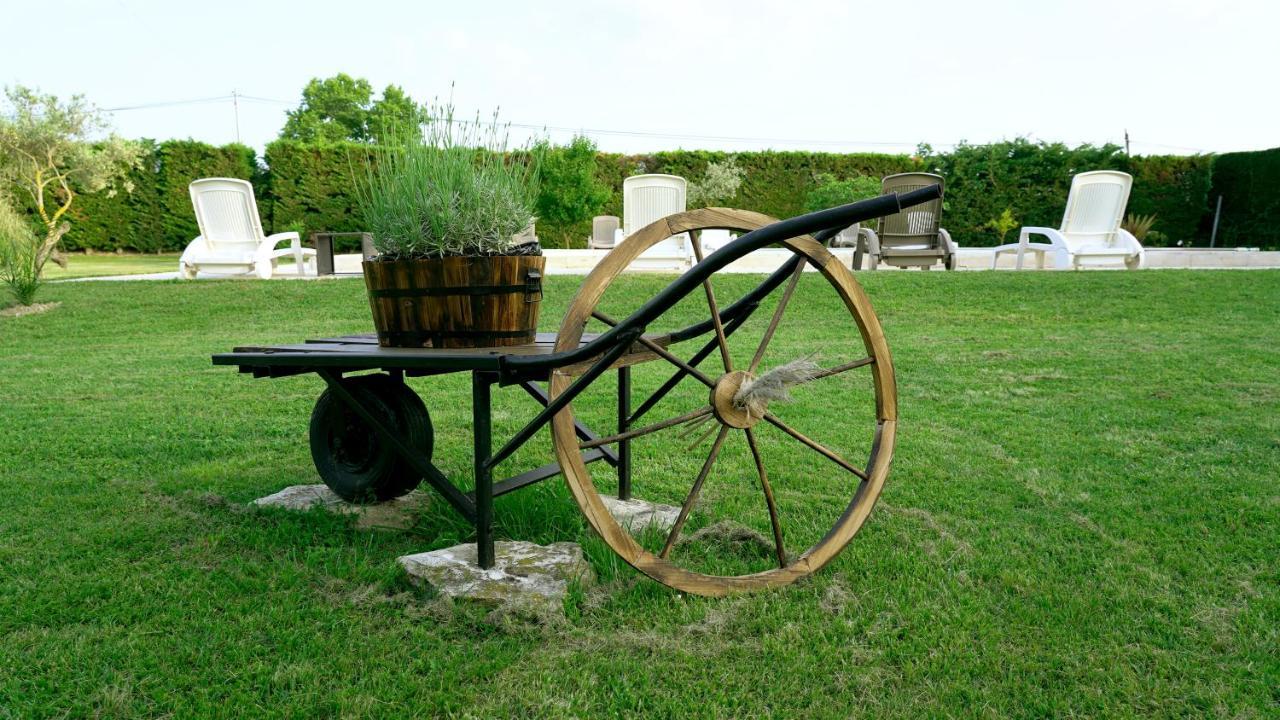 Chambres D'Hotes Le Saint Victor - Provence, Vaucluse Pernes-les-Fontaines Kültér fotó