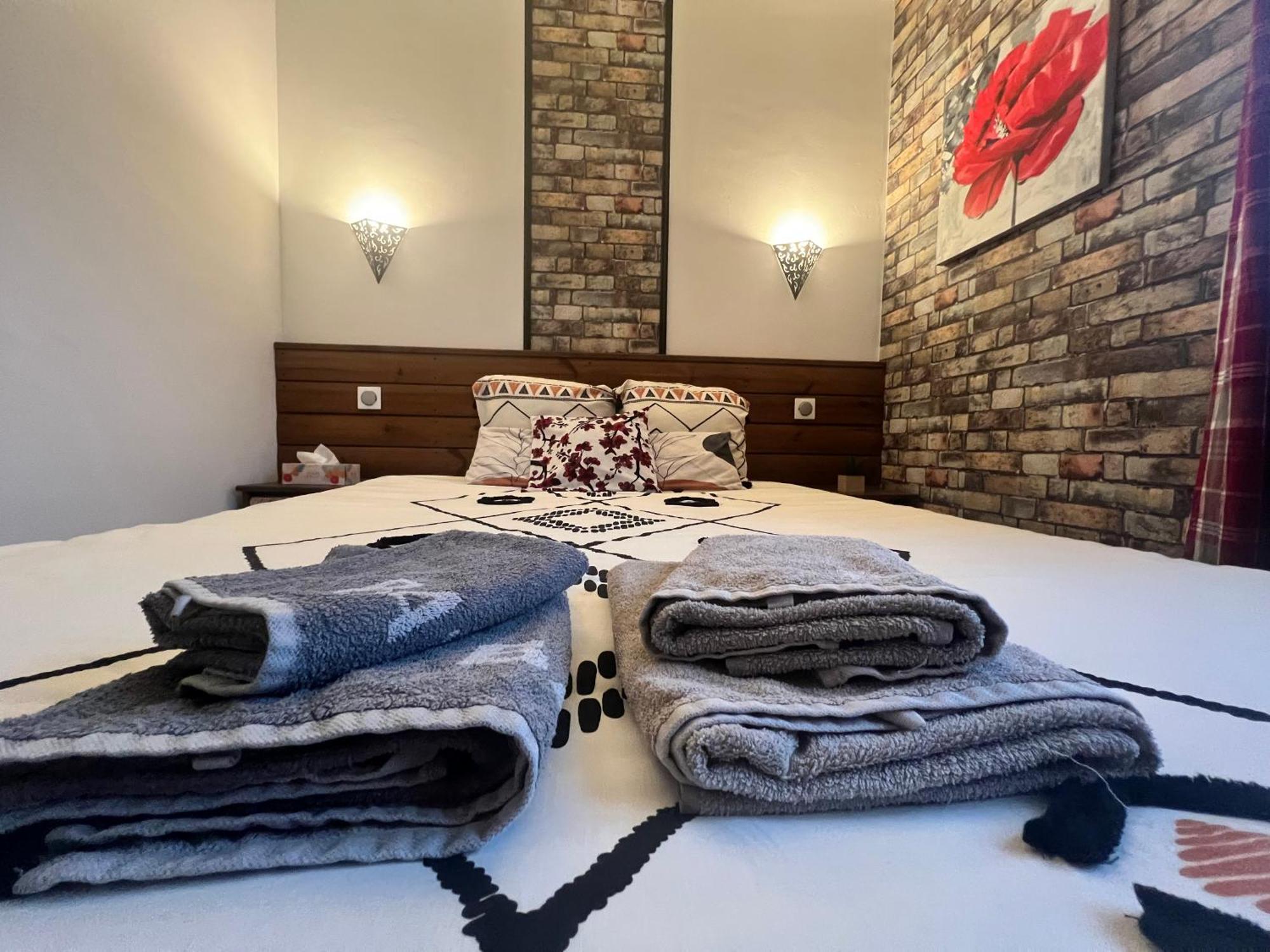 Chambres D'Hotes Le Saint Victor - Provence, Vaucluse Pernes-les-Fontaines Kültér fotó