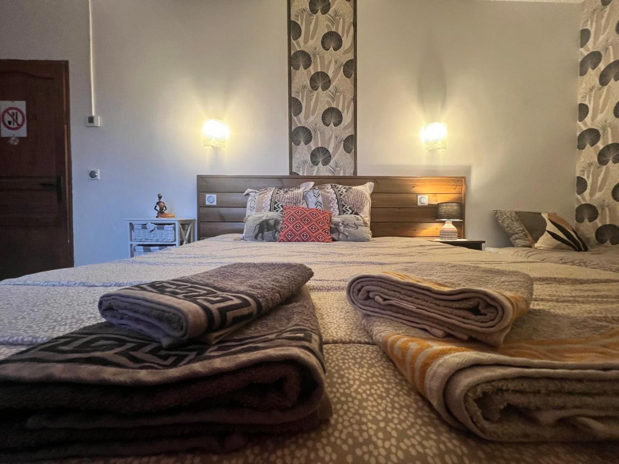 Chambres D'Hotes Le Saint Victor - Provence, Vaucluse Pernes-les-Fontaines Kültér fotó
