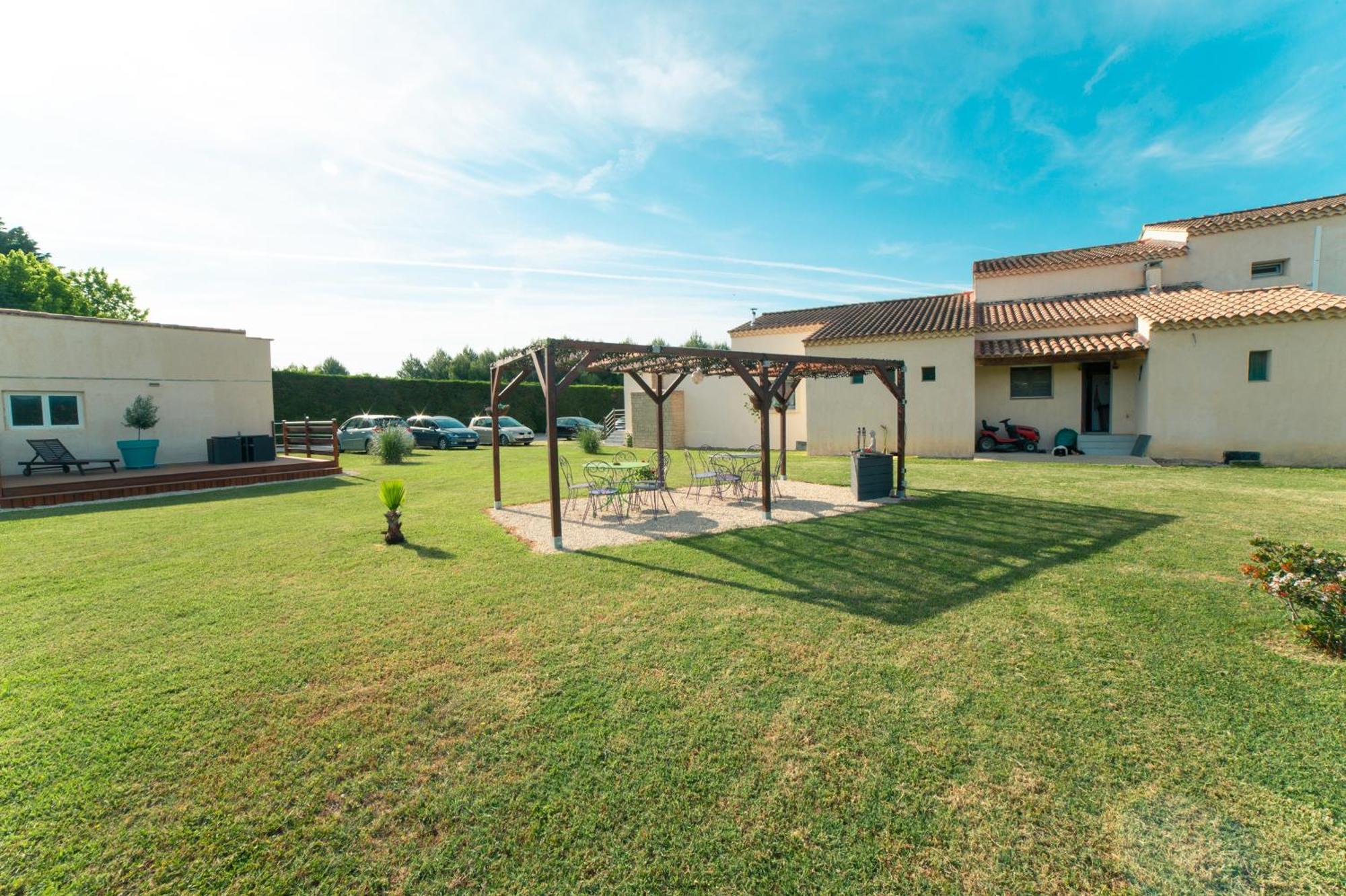Chambres D'Hotes Le Saint Victor - Provence, Vaucluse Pernes-les-Fontaines Kültér fotó